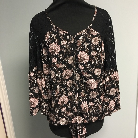 Flowing Knox Rose Boho Top with Long Bell Sleeve - Picture 1 of 9